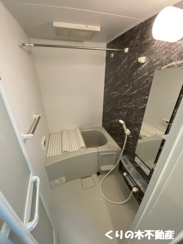 【浴室】 | パサージュ　デュ　ヴァン | 反転タイプのお部屋の写真です（現況を優先いたします）
