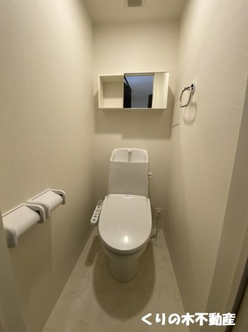 【トイレ】 | パサージュ　デュ　ヴァン | 反転タイプのお部屋の写真です（現況を優先いたします）