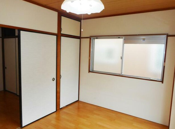 横浜市金沢区六浦南２丁目の賃貸マンションの洋室