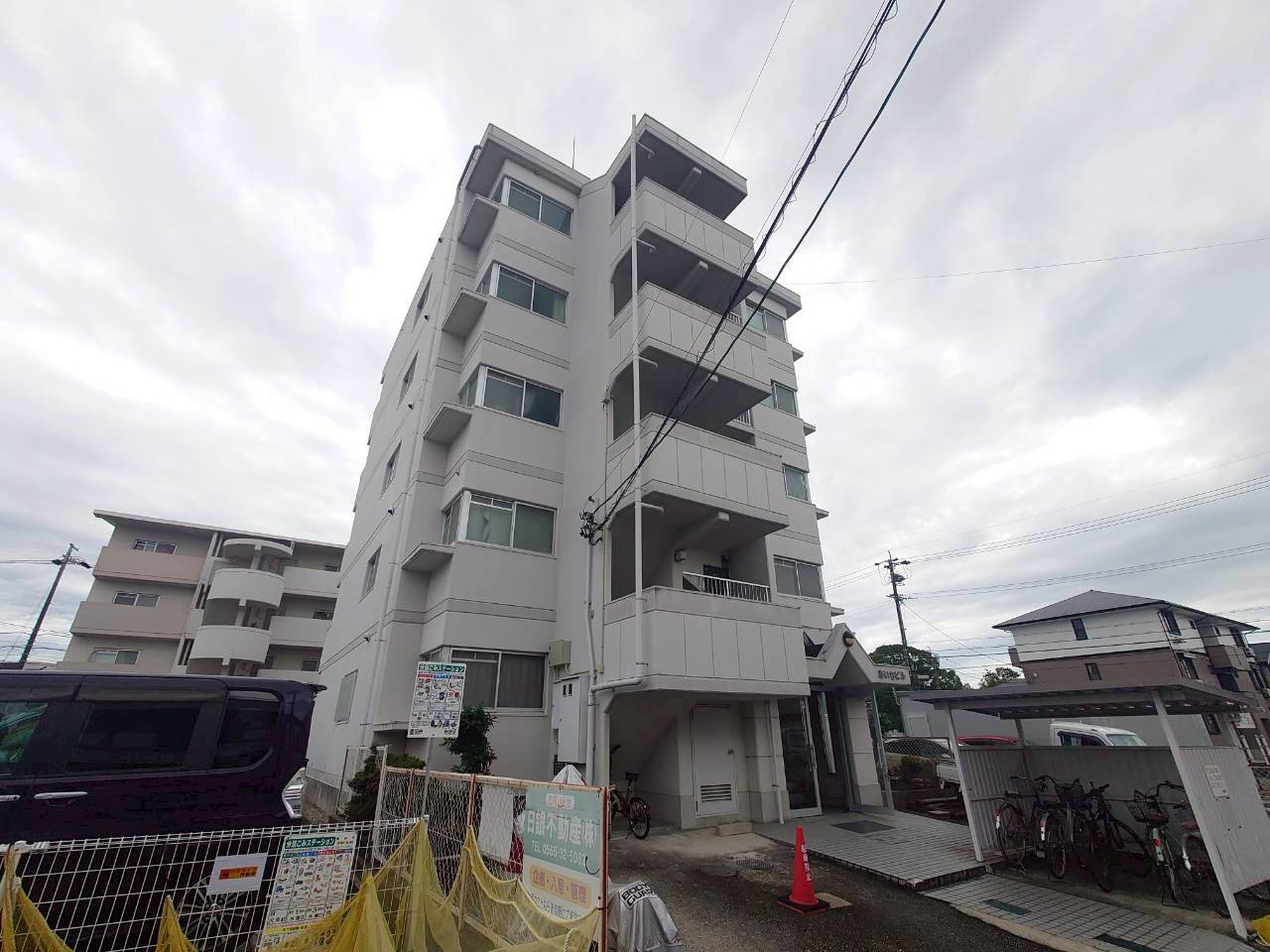 あいちビルの外観