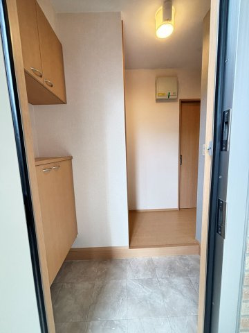 グローリア若葉台の玄関