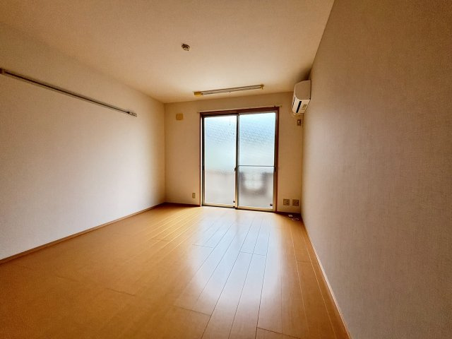 グローリア若葉台の洋室