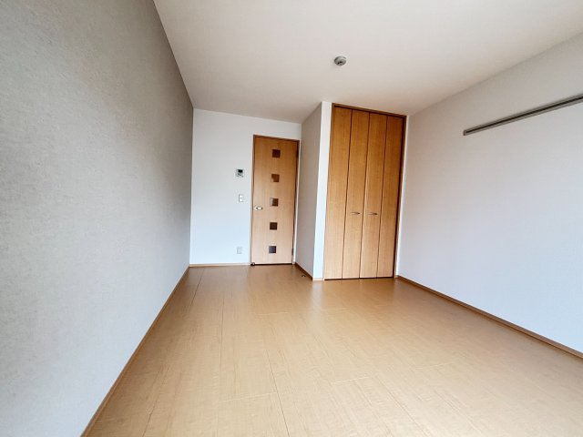 グローリア若葉台の洋室