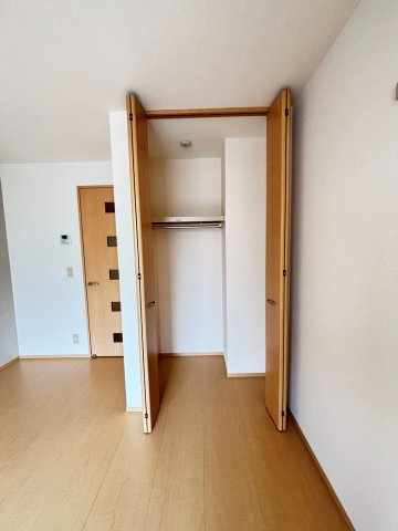 グローリア若葉台の玄関