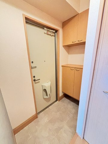 グローリア若葉台の玄関