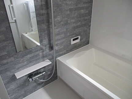 廿日市市上平良字郡塚の浴室