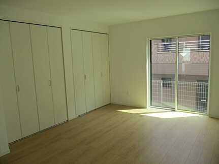 廿日市市上平良字郡塚の洋室