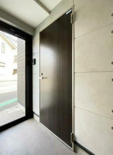 ハイスタンダード堀切の玄関