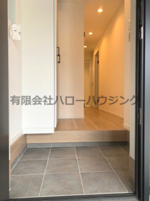 【内観：施工例】 | PLAISIR小松南町 新築戸建 | 玄関ホール