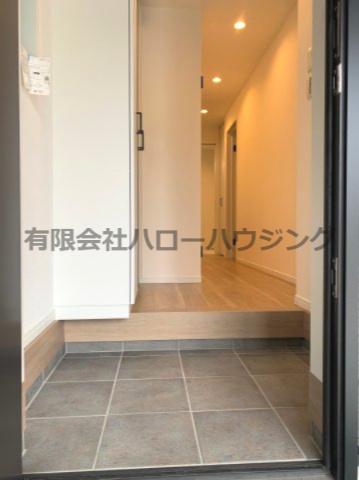 【内観：施工例】 | PLAISIR小松南町 新築戸建 | 玄関ホール