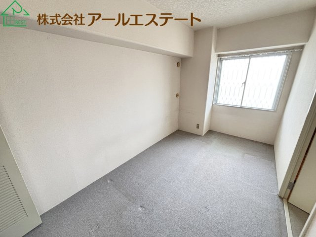 マンハイム加古川C棟　　　山陽電鉄「別府駅」徒歩7分の洋室