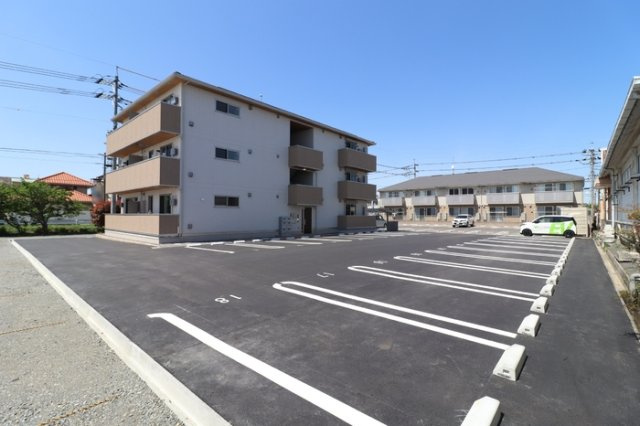 セラヴィの駐車場