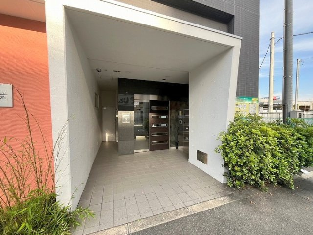 新大阪南グランドマンションのエントランス