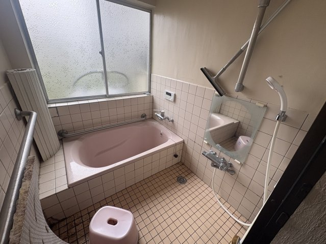 植田町本町一丁目 中古一戸建ての浴室