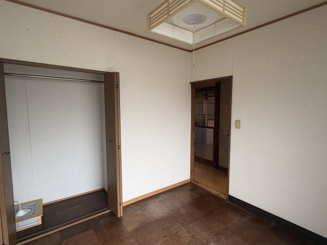 植田町本町一丁目 中古一戸建ての洋室