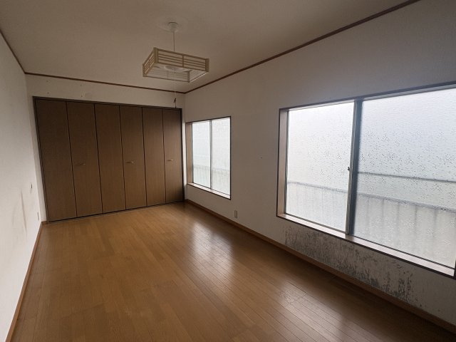 植田町本町一丁目 中古一戸建ての洋室