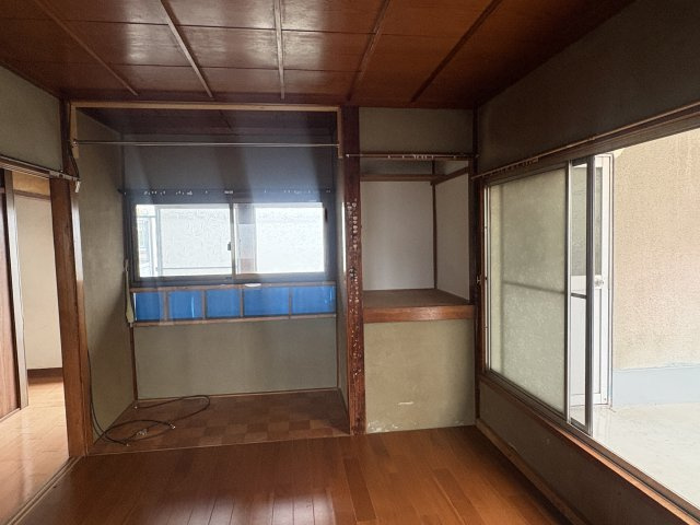 植田町本町一丁目 中古一戸建ての洋室