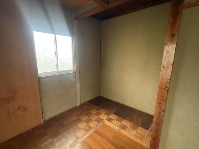 植田町本町一丁目 中古一戸建ての洋室