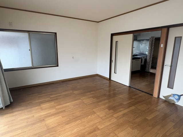 植田町本町一丁目 中古一戸建ての洋室
