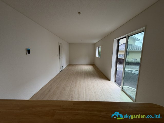 秦野市堀西第24　新築戸建　全2棟1号棟の居間・リビング