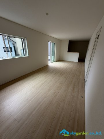 秦野市堀西第24　新築戸建　全2棟1号棟の居間・リビング
