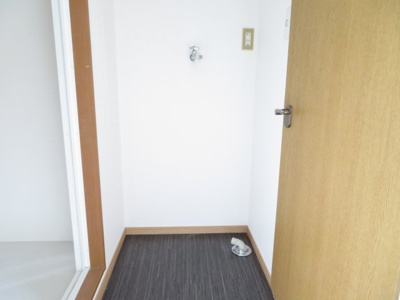 【設備】 | ベルシャイン柏原 | 洗濯機置き場