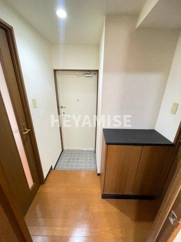 Apartment Grus Nakamachiの玄関