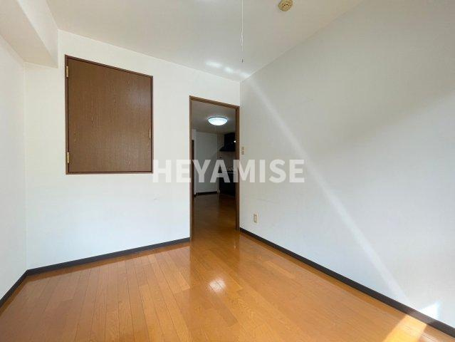 Apartment Grus Nakamachiの洋室