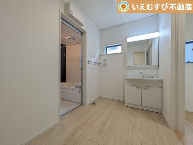 Cradle garden　大泉町寄木戸第18の独立洗面台