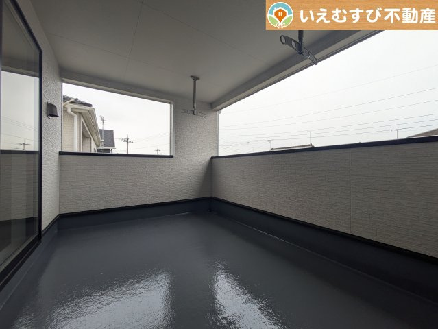 Cradle garden　大泉町寄木戸第18のバルコニー