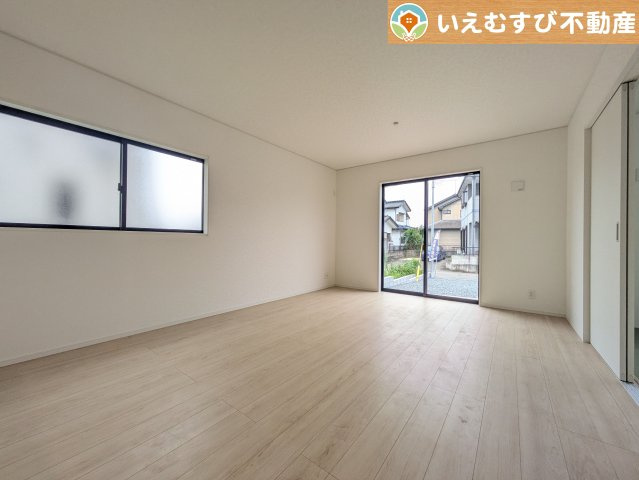 Cradle garden　大泉町寄木戸第18の居間・リビング
