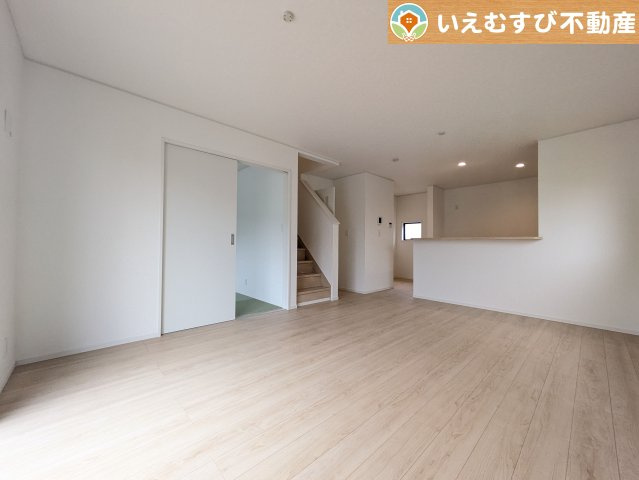 Cradle garden　大泉町寄木戸第18の居間・リビング