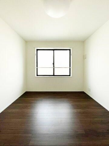 ハイスタンダード堀切の洋室