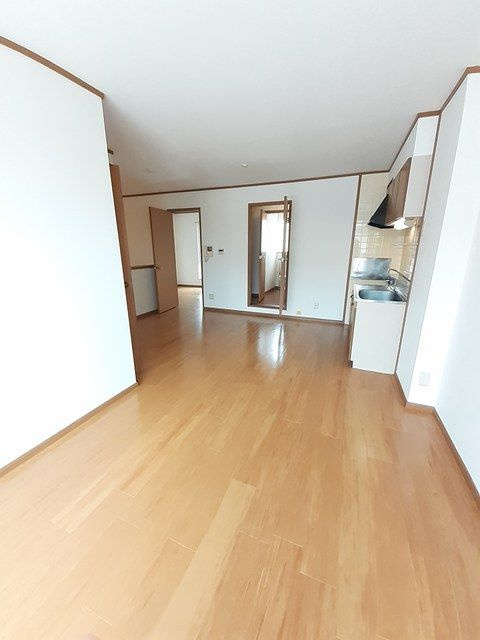 メゾンシャルマンの居間・リビング