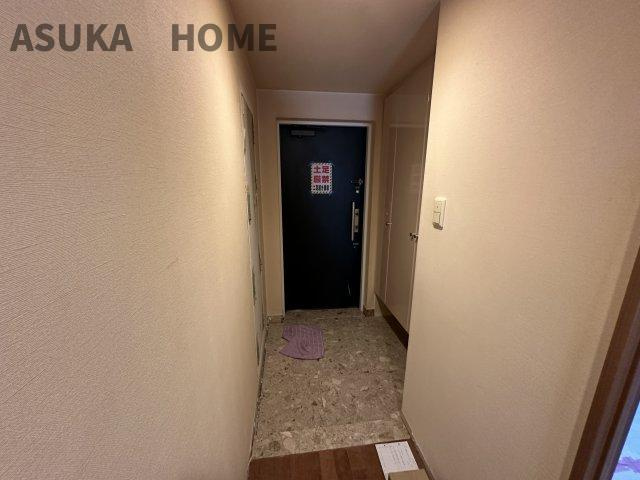 アストラル上大岡の玄関|リフォーム中の玄関です。