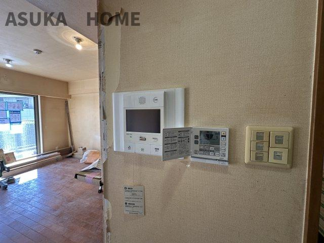 アストラル上大岡のその他|床暖房付きのリビングダイニングです。風の出ない暖房設備なので乾燥対策にもなるんですよ。
