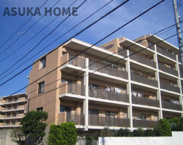 アストラル上大岡の外観|「上大岡」駅徒歩圏内に立地の大切なペットと暮らせるマンションです♪トランクルームも完備してます♪