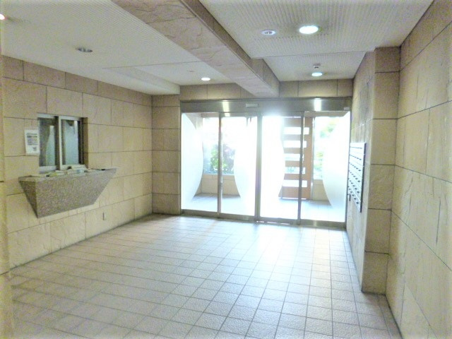 スカイコート目白台のロビー