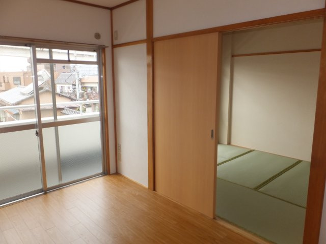 RGハイツIIの和室|※退去前につき別の部屋の写真となります。