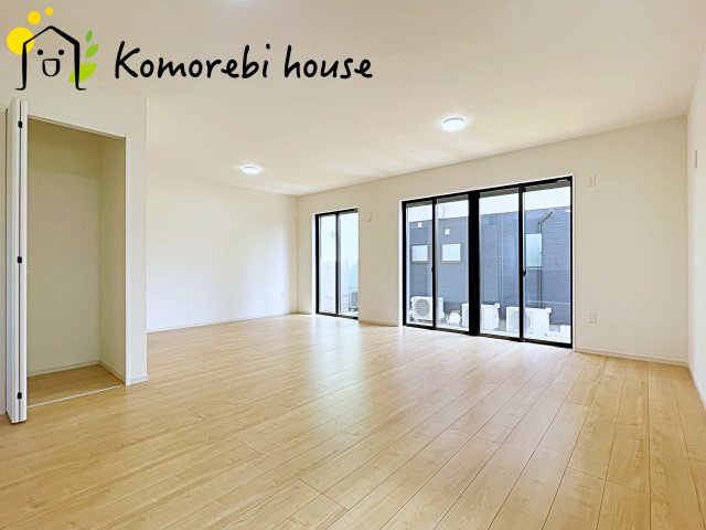 さいたま市西区佐知川　9期　新築一戸建て　グレース　01の居間・リビング|26.5.7撮影済み