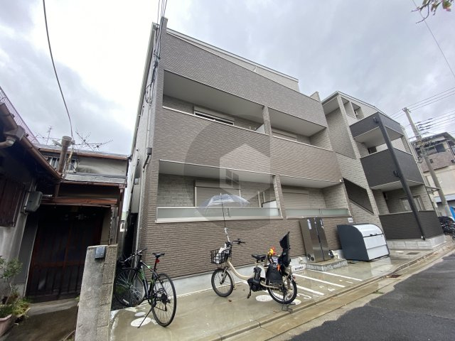 アート東大阪B棟の外観