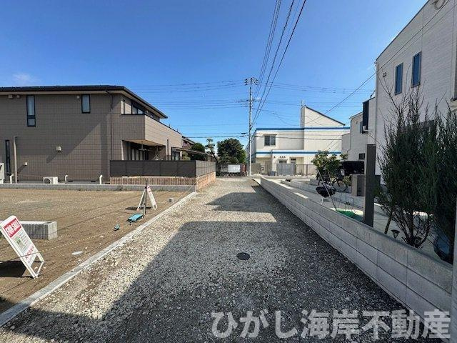 藤沢市本鵠沼3丁目　売地　全２区画の前面道路含む現地写真|現地外観