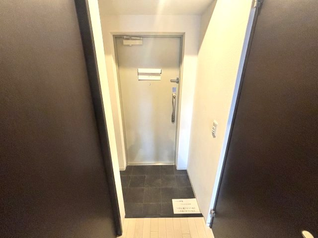 シルエラ甲南山手の玄関
