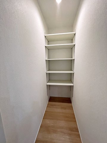 新築戸建・新築建売　郡山市咲田一丁目　桃見台小・第五中の収納|大容量のパントリーは食品や日用品、防災グッズなどの保管に便利です！