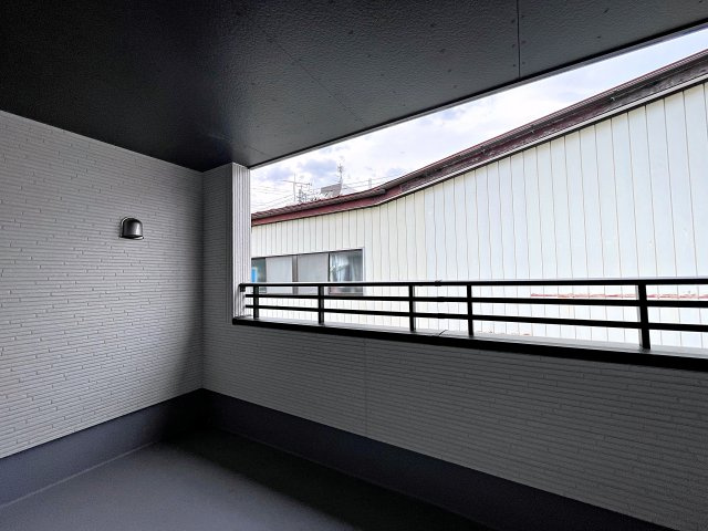 新築戸建・新築建売　郡山市咲田一丁目　桃見台小・第五中のバルコニー|天候の急な変化にも柔軟に対応できる快適なインナーバルコニー！