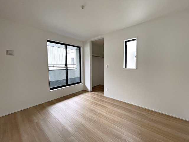 新築戸建・新築建売　郡山市咲田一丁目　桃見台小・第五中の洋室|7帖の洋室は広々としておりご夫婦の主寝室としておすすめです！