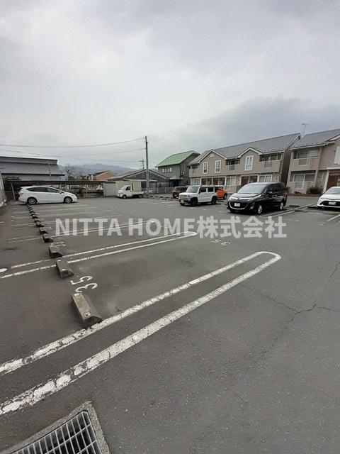 フレーズＡの駐車場|駐車場は２台駐車可能です○