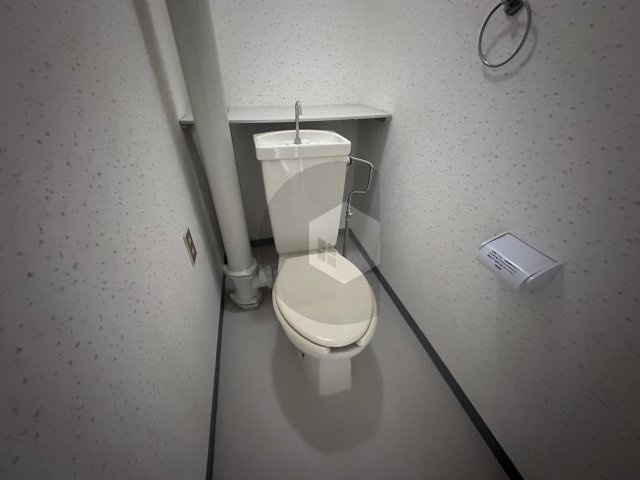 東大阪市御厨栄町３丁目の賃貸マンションのトイレ