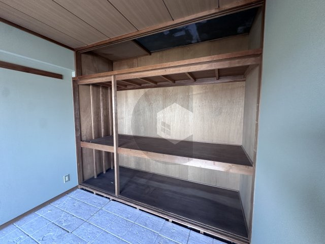 東大阪市御厨栄町３丁目の賃貸マンションの収納