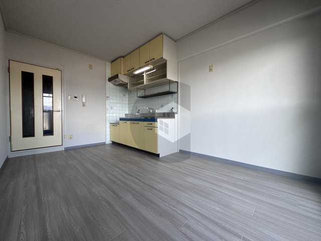 東大阪市御厨栄町３丁目の賃貸マンションの居間・リビング